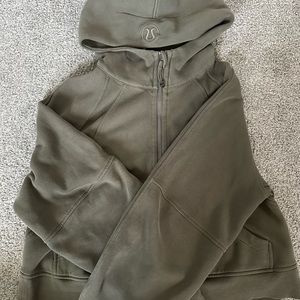 Lululemon Scuba Oversized Full zip M/L in the color Carob Brown!